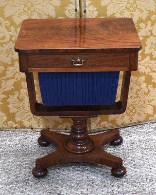 Lot 425 - A Victorian mahogany workbox with single...