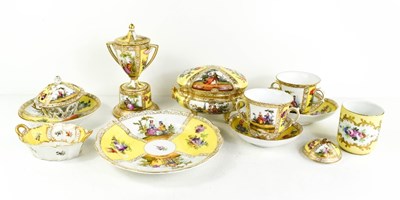 Lot 7 - A selection of porcelain of similar patterns...