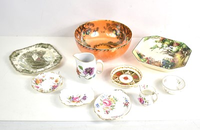 Lot 91 - A group of decorative porcelain items to...