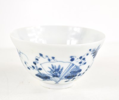 Lot 64 - A 19th century Chinese blue and white tea cup,...