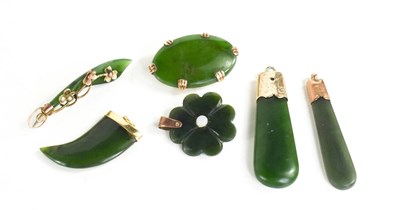 Lot 39 - A selection of Jade jewellery to include a...