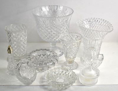 Lot 100 - A group of crystal and glassware to include a...