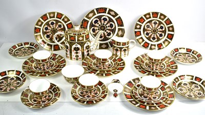 Lot 13 - A Royal Crown Derby Imari 1128 pattern part...