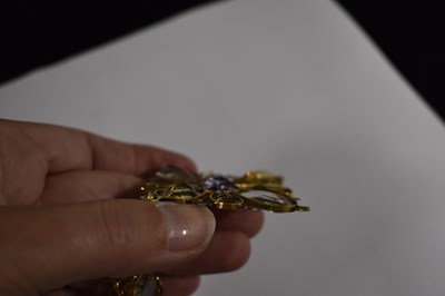 Lot 43 - A Georgian gold (testing as between 8-10ct),...
