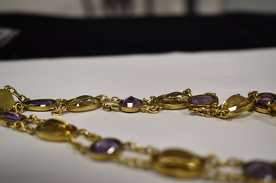 Lot 43 - A Georgian gold (testing as between 8-10ct),...