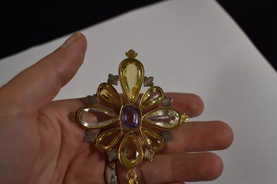 Lot 43 - A Georgian gold (testing as between 8-10ct),...