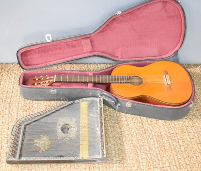 Lot 324 - A vintage Yamaha CG-170SA acoustic guitar in a...