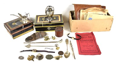 Lot 160 - A group of collectables to include a silver...