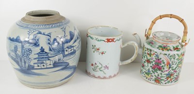 Lot 142 - A late 18th / early 19th century Qing dynasty...