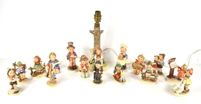 Lot 126 - A collection of Geobel figurines to include...