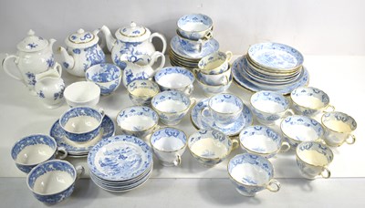 Lot 182 - A selection of 19th century blue and white...