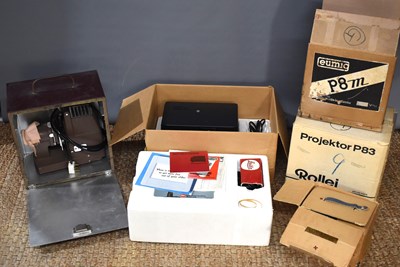 Lot 425 - A quantity of vintage film projectors to...