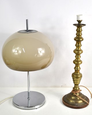 Lot 429 - A Henry Guzzini style table lamp with mushroom...