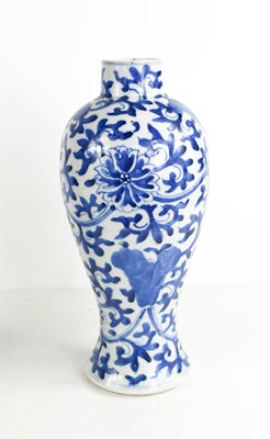 Lot 53 - A late 19th / early 20th century Chinese blue...