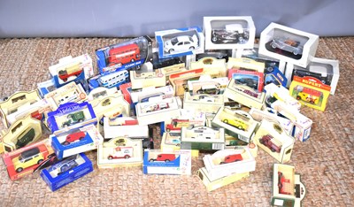 Lot 365 - A large collection of boxed diecast vehicles...