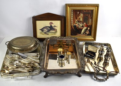 Lot 214 - A group of collectables to include silver...