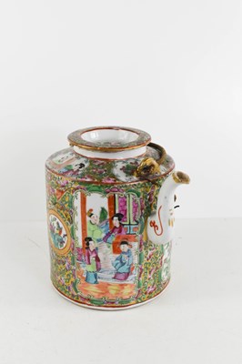 Lot 58 - A 19th century Qing Dynasty Famille Rose...