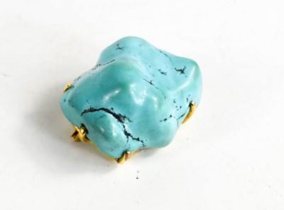 Lot 30A - A Chinese 14ct gold and polished turquoise...