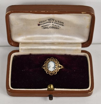 Lot 151 - A 9ct gold cameo ring, size H 1/2, 1.6g.