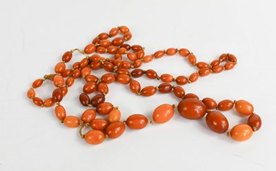 Lot 22 - A vintage butterscotch amber necklace,...