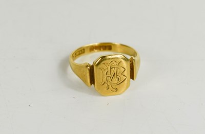 Lot 172 - An 18ct gold signet ring, bearing monogram,...