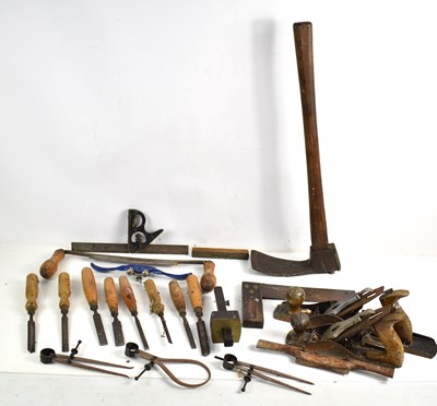 Lot 494 - A group of vintage tools to include Sorby draw...