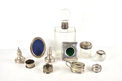 Lot 35 - A group of silver to include a travelling...