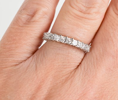 Lot 54 - An 18ct white gold and diamond ring,...