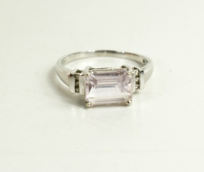 Lot 328 - A 9ct white gold and kunzite ring, the...