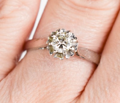 Lot 280 - An 18ct white gold and diamond solitaire ring,...