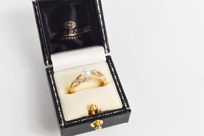 Lot 60 - A 9ct gold and diamond ring, the single pearl...