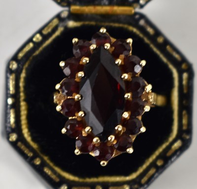 Lot 279a - An antique 9ct gold and garnet cluster ring, 4....