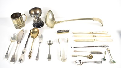 Lot 15 - A group of silver and silver plate to include...