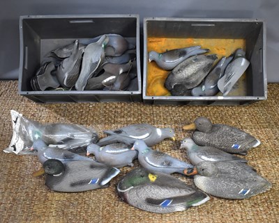 Lot 499 - A large group of plastic duck and pigeon...