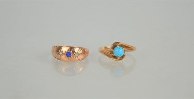 Lot 141 - A 9ct gold gypsy ring set with paste in...