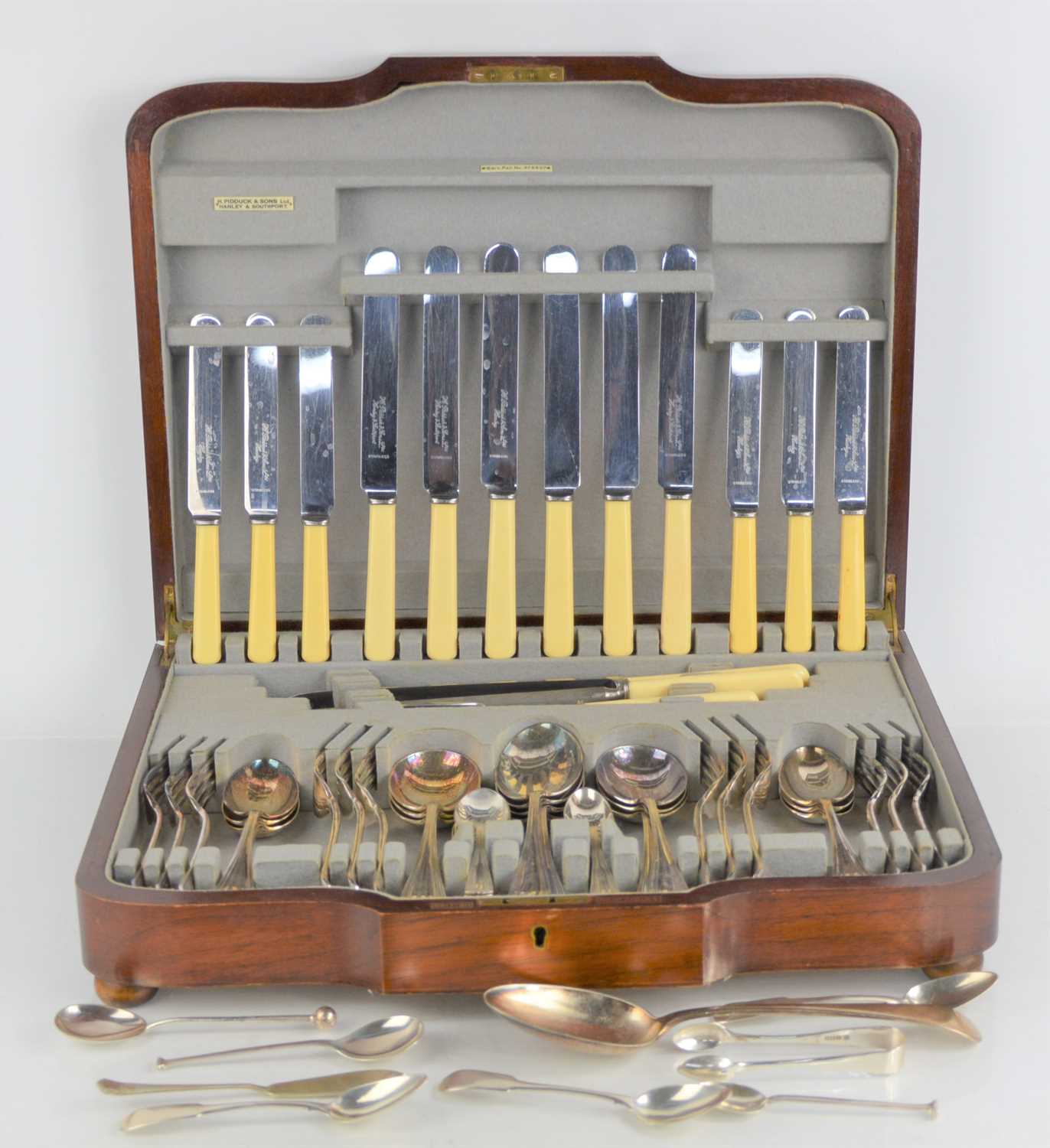 Lot 276 - A canteen of silver plated cutlery for six...