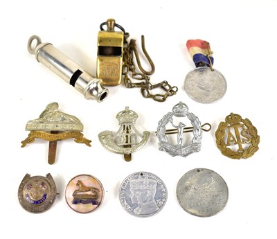 Lot 135 - A group of collectables to include a Midland...