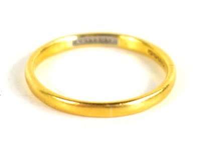 Lot 130 - A 22ct gold wedding band, size P 1/2, 2.3g.