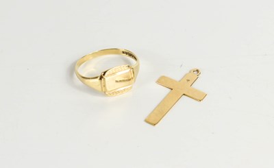 Lot 146 - A 9ct gold signet ring, size U, 2.3g, a 9ct...