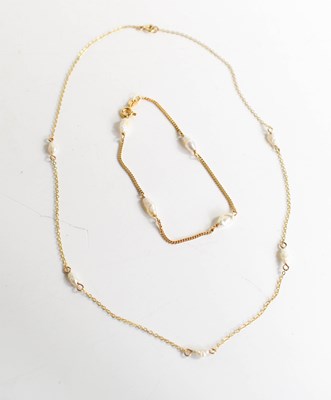 Lot 189 - A 9ct gold and freshwater pearl necklace and...