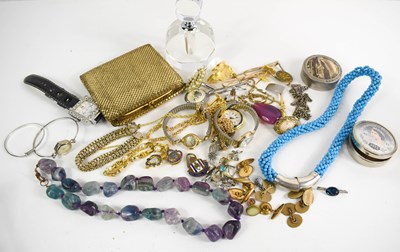 Lot 195 - A selection of jewellery, to include cufflinks,...