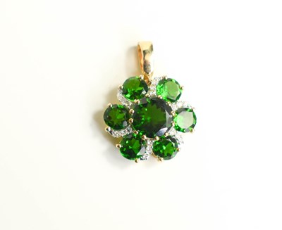 Lot 225 - A 9ct gold, chrome diopside and diamond...