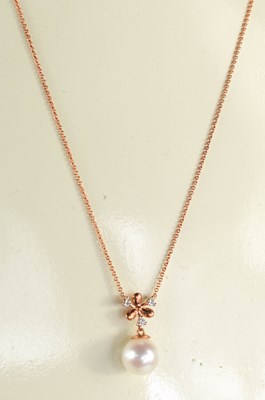 Lot 283 - An 9ct rose gold snowflake-style cultured...