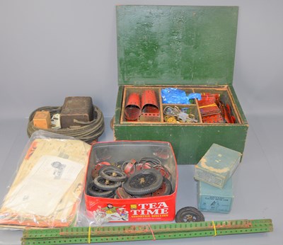 Lot 63 - A quantity of vintage Meccano, including some...