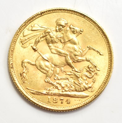 Lot 29 - A Queen Victoria full gold sovereign, young...