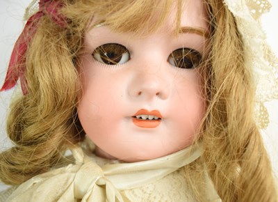 Lot 131 - A vintage Simon & Halbig (1869-1920)...