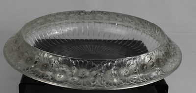 Lot 148 - A Lalique Margueritte Daisy pattern bowl,...