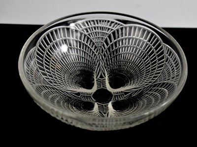 Lot 150 - A Lalique Coquilles pattern bowl, signed to...