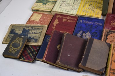 Lot 475 - A group of collectable books to include New...