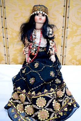 Lot 44 - A German Bru Jne Bisque head doll, Gypsy...